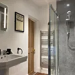6 Church Street, - Perfect Deployment Location For Coast To Coast Cyclists & Hikers منزل للإقامة