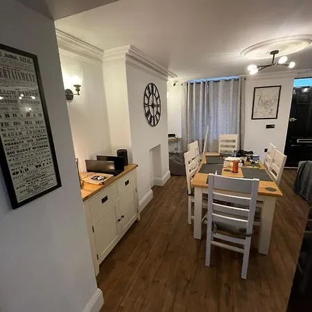6 Church Street, - Perfect Deployment Location For Coast To Coast Cyclists & Hikers Séjour chez l'habitant Whitehaven