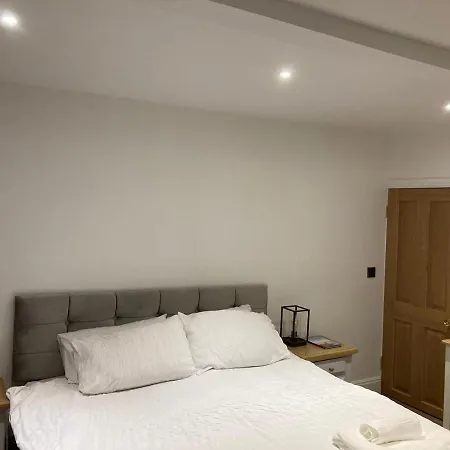 6 Church Street, - Perfect Deployment Location For Coast To Coast Cyclists & Hikers Pansiyon