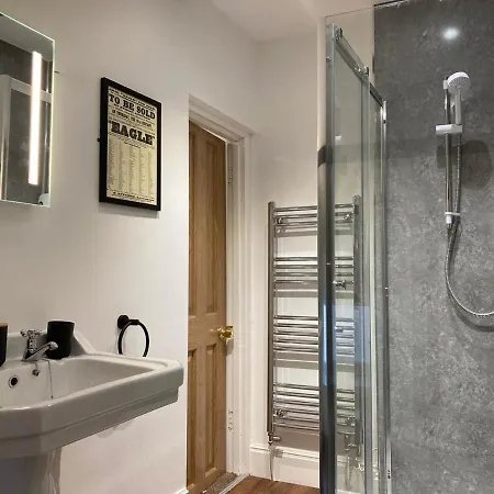 6 Church Street, - Perfect Deployment Location For Coast To Coast Cyclists & Hikers Pansiyon